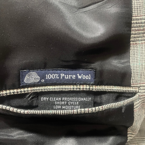 Burberrys 42 Prince of Wales Check Tweed Small Holes See Images 100% Wool - Picture 5 of 10